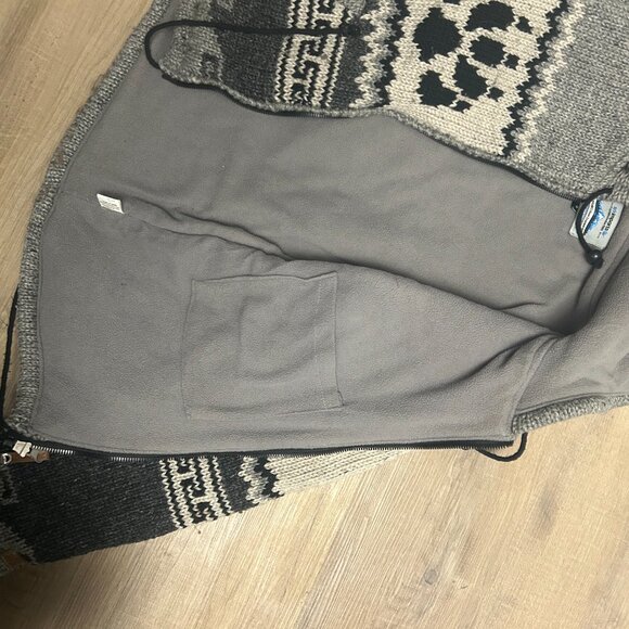 Ark Imports Bear Paw Sweater - Picture 5 of 6